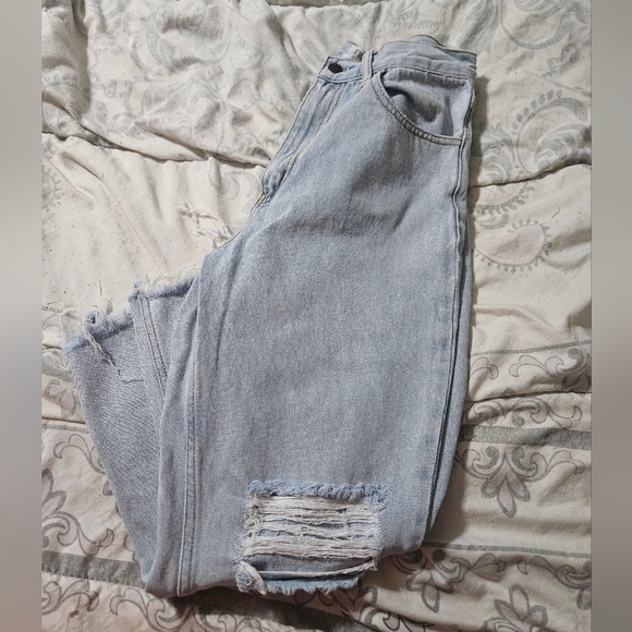 Twelve by Twelve Denim - Twelve by ontwelfth light wash distressed jeans!